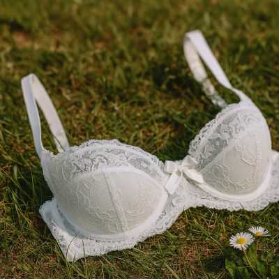 soutien-gorge seins libres